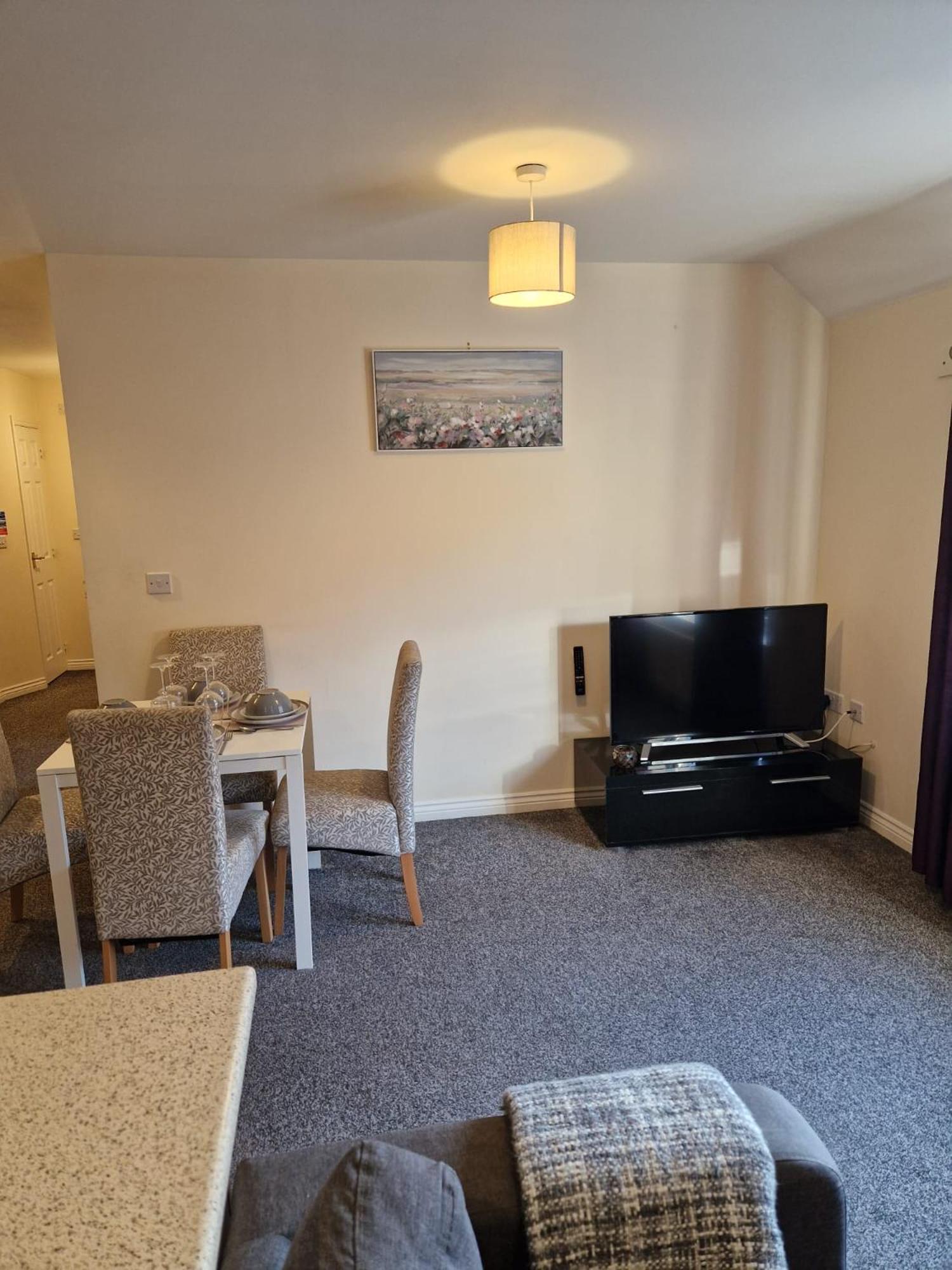 Hereford - Mayflower Coach House, Modern 2 Bedroom Property With Parking, Located South Of Hereford City, Suitable For Small Family, Couple Or Contractors - Sleeps Up To 5 Guests - Hosted By Rentmyhouse Exteriör bild