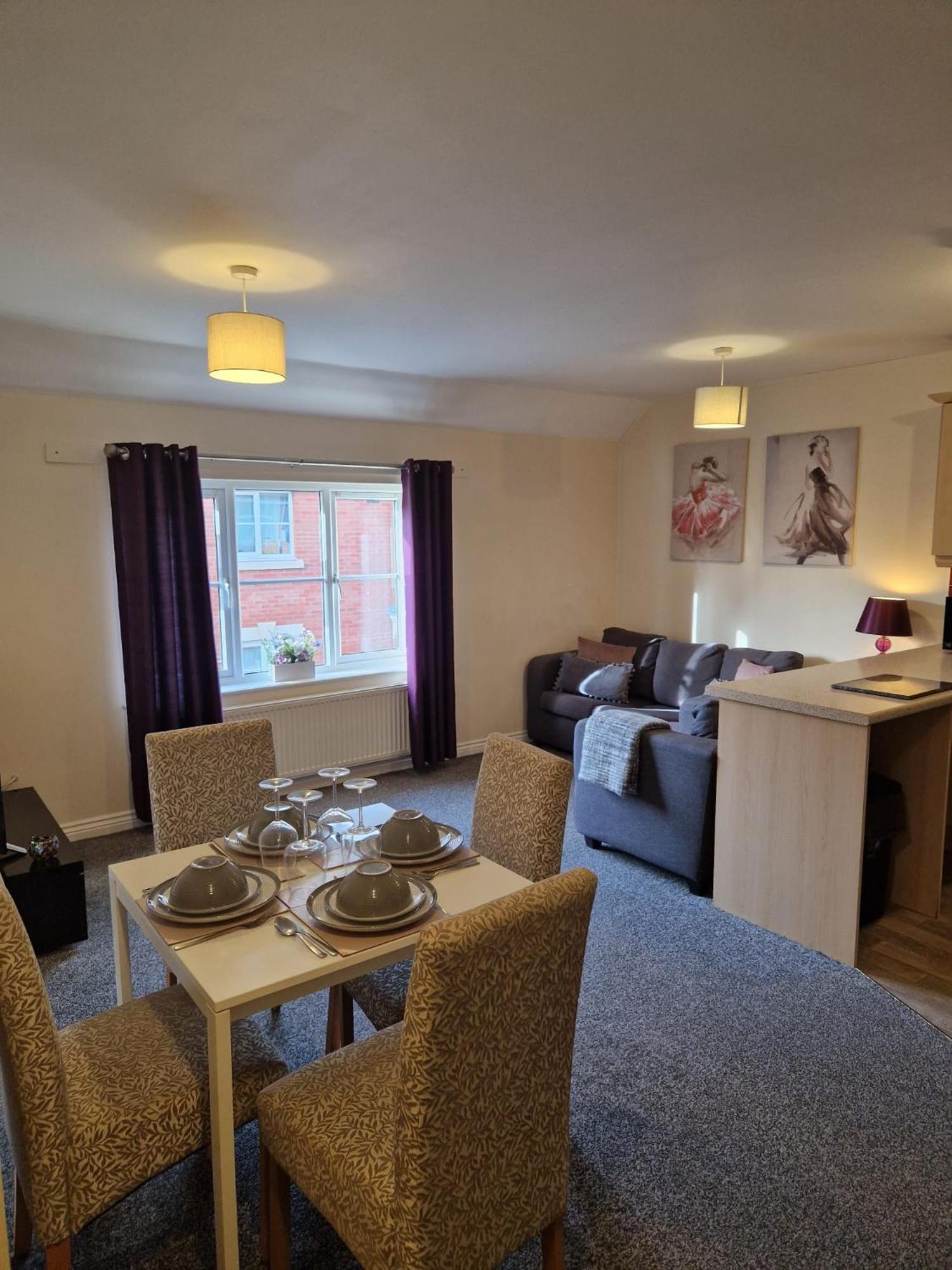 Hereford - Mayflower Coach House, Modern 2 Bedroom Property With Parking, Located South Of Hereford City, Suitable For Small Family, Couple Or Contractors - Sleeps Up To 5 Guests - Hosted By Rentmyhouse Exteriör bild