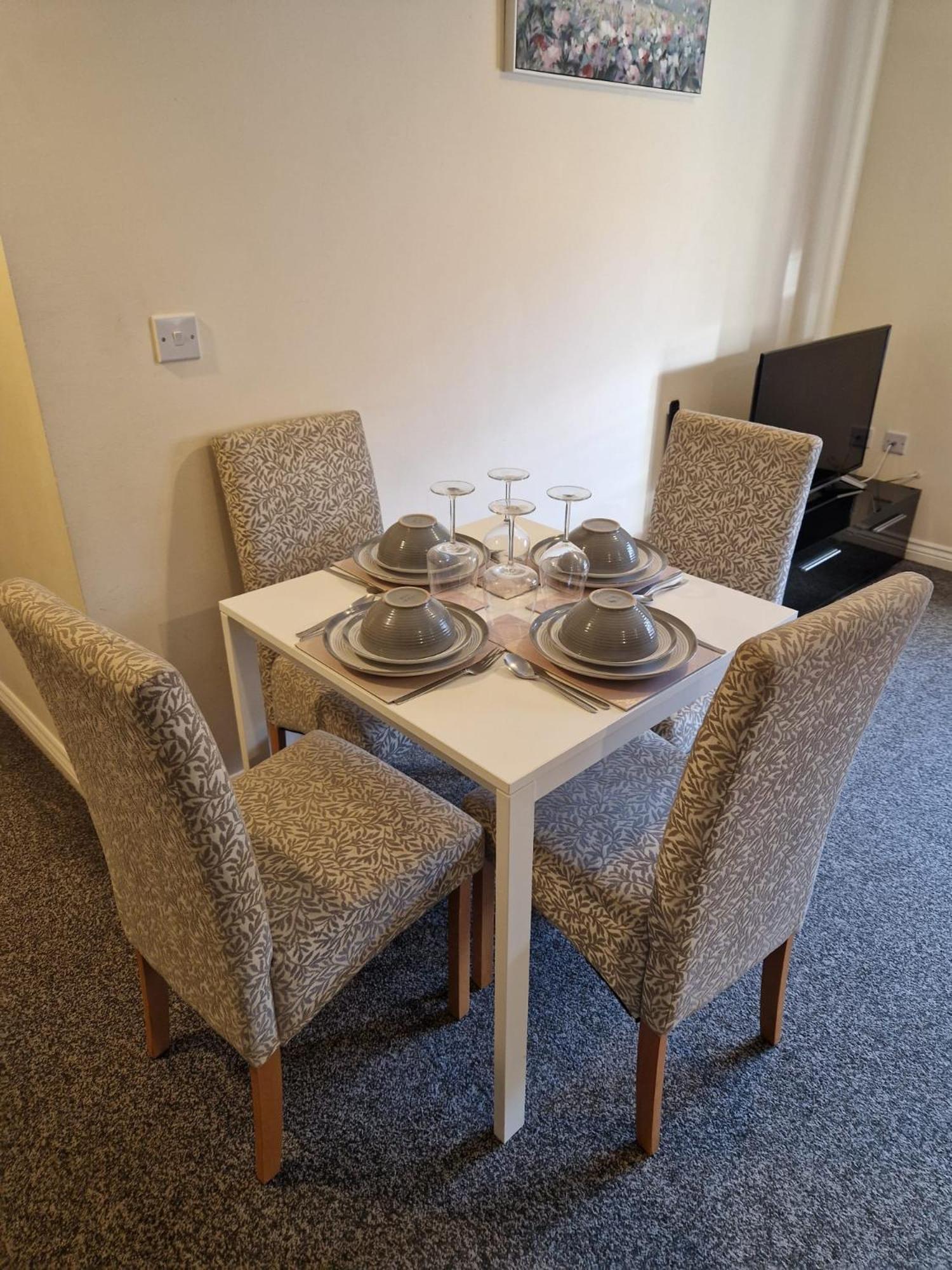 Hereford - Mayflower Coach House, Modern 2 Bedroom Property With Parking, Located South Of Hereford City, Suitable For Small Family, Couple Or Contractors - Sleeps Up To 5 Guests - Hosted By Rentmyhouse Exteriör bild